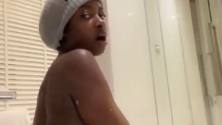 Naija Hot Babe Twerks Naked In The Bathroom