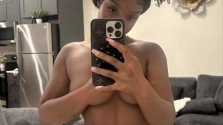 Slayy Kellyy Teases As She Covers Her Boobs Partially In This Nude Photo