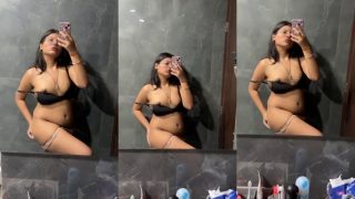 Indian Desi Babe Feeling So Sexy Today In Her Mirror Selfie