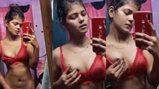 Indian Girl Takes Out Her Nipple And Flaunts Her Naked Body In This Nude Mirror Selfie Video