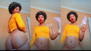 Very Hot Girl On Twitter Strips Off Her Panties, Teases In Nude Video