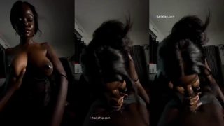 Nigerian Model “Alte Gurrl” Sucking Her Boyfriend’s Dick In His Room